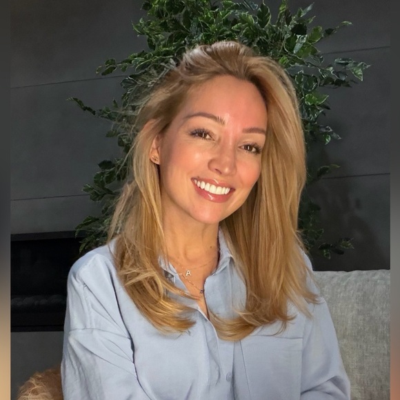 angelaz25